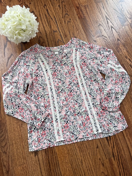 Christopher & Banks Tops - Christopher & Banks Floral Lace-Trim Long Sleeve Top in Pink and White Size M